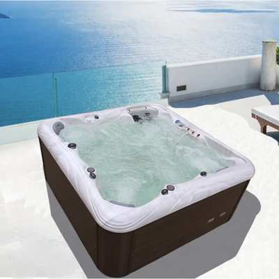 Geräumige 6-Personen-Whirlpool Hydromassage für ultimative Entspannung