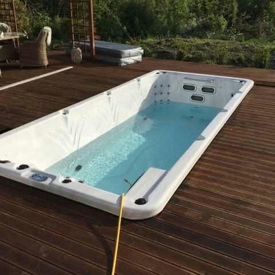 5 Meter neuer Entwurfs-Acryl-endloser Swimmingpool-Schwimmen-Badekurort-im Freien heiße Wannen-
