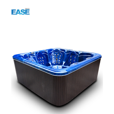 Outdoor-Weiß-Massage-Spa Whirlpool 124Pcs Gesamtstrahlgeräte 1 Liegestuhl