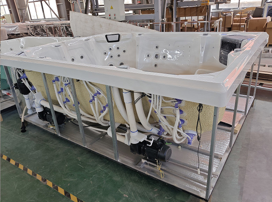 Immersives, rechteckiges Whirlpool für sechs Personen mit 16 Luftstrahlen und elektrischer Heizung