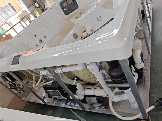 Immersives, rechteckiges Whirlpool für sechs Personen mit 16 Luftstrahlen und elektrischer Heizung
